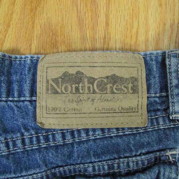 NORTHCREST WOMEN'S SIZE 10 or 12 JEANS SHORTS MED BLUE DENIM CARGO - Picture 3 of 3